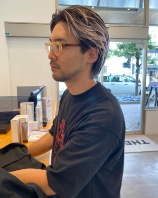 men's hair 🧑🏻👨🏻‍🦱👱🏻
.
.
hair by @shu_maru 
.
.

#松本市
#松本市美容室
#松本市美容院
#brownie
#leclaire
#thecabana
#スパイキーショート
#メンズヘア
#松本市メンズカット 
#松本市ハイトーン
#松本市ブリーチカラ
#メンズパーマ
#松本市メンズパーマ