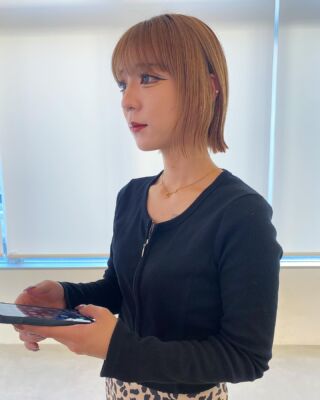 ばっさりbob👩🏼✂︎
ずっとロングだったお客様記念にセルフカットも◎

イメチェン、似合わせカットお任せください🙆🏻‍♂️

hair by @shu_maru

#松本市ハイトーン
#松本市デザインカラー
#松本市ボブ
#松本市ショート
#松本市
#松本市美容室
#松本市美容院
#brownie
#leclaire
#thecabana
#ばっさりカット 
#ボブ
#ミニボブ